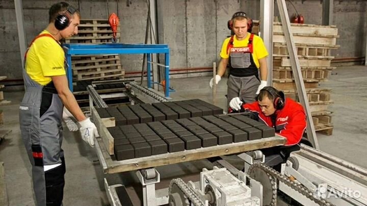Рабочий на производство с обучением