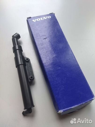 Форсунка омывателя фар правая Volvo XC60