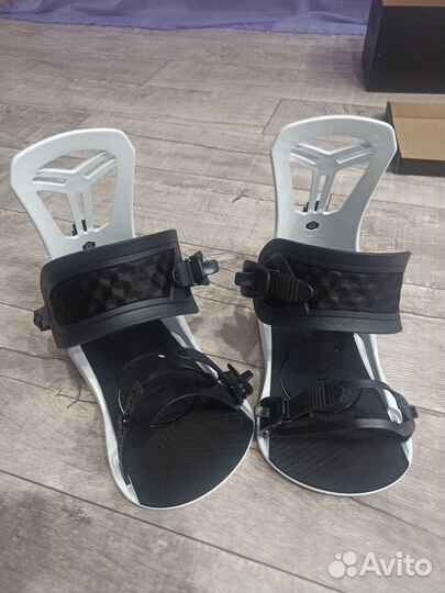 Крепления для сноуборда Union Flite PRO