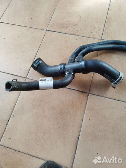 Патрубок радиатора Ford