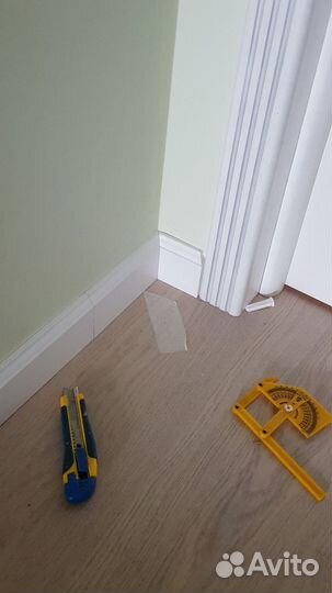 Установка плинтусов