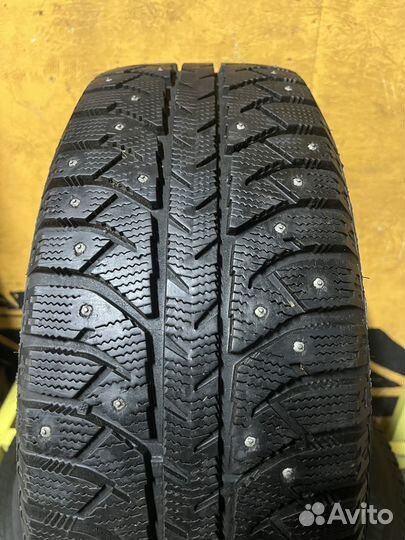 Bridgestone Ice Cruiser 7000 215/60 R16