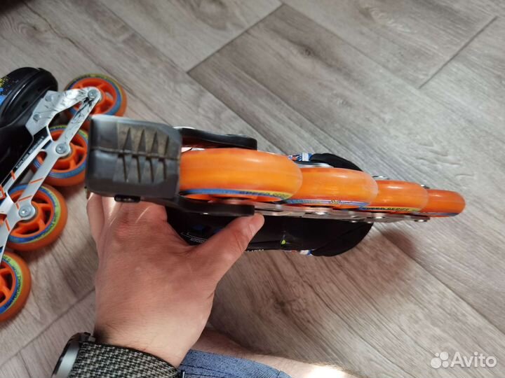 Роликовые коньки