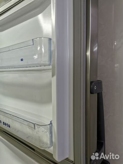 Холодильник Whirlpool ARC4208IX в разбор