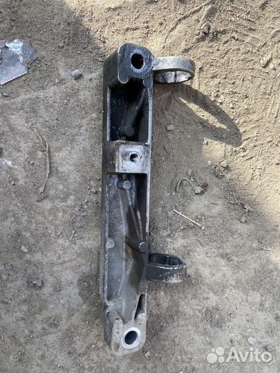 Кронштейн коллектора октавия а5