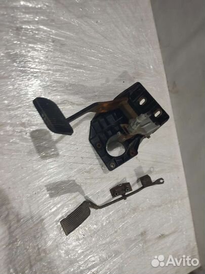 Педаль газа тормоза Mazda Tribute