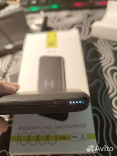 Повербанк с беспроводной зарядкой 10000 mAh