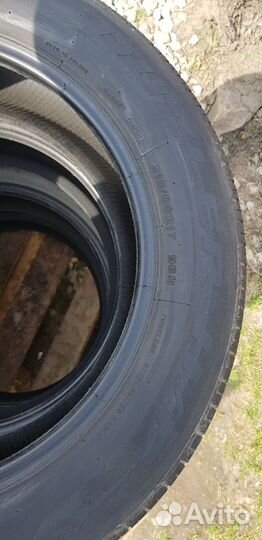 Bridgestone Dueler H/P Sport 215/60 R17