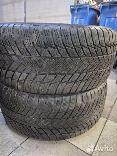 Bridgestone Blizzak LM-001 265/45 R20