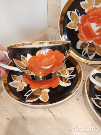 Розы на чёрном чайные пары + сливочник