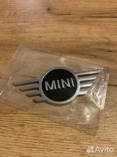 Значок mini cooper