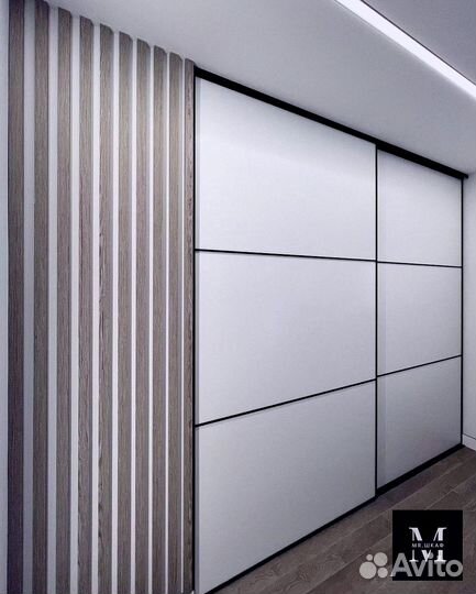 Шкаф-купе с зеркалом