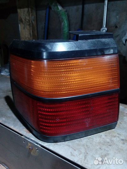 Фонарь задний левый пассат в-3