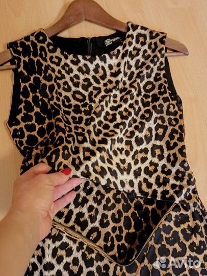Платье с леопардовым принтом 42-44 размер