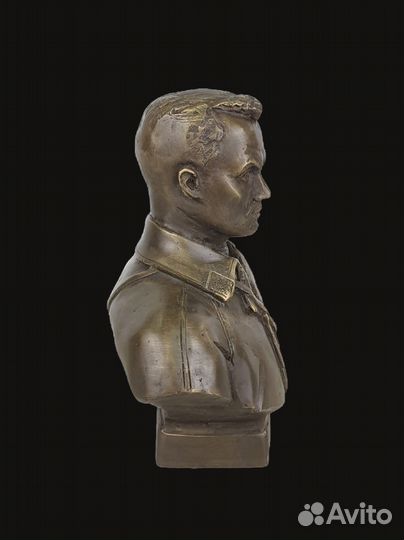Бюст бронзовый 