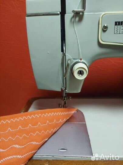 Швейная машина Подольск 142