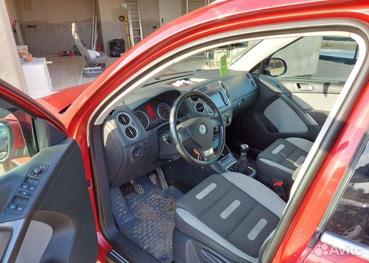 Volkswagen Tiguan 5N 2011 г по запчастям