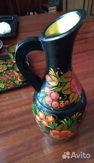 Хохлома. Кувшин с бокалами на подносе