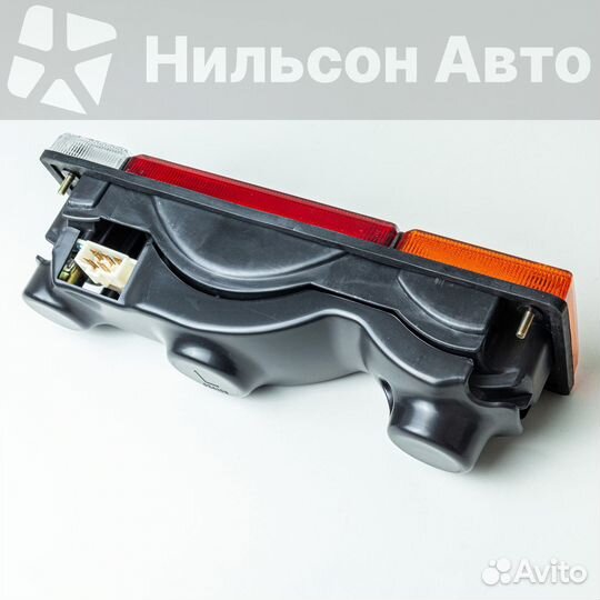 Стоп сигнал nissan atlas, левый/правый одинаковые