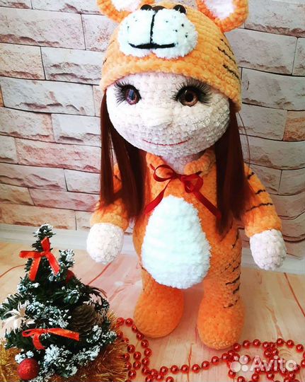 Девочка в костюме тигренка