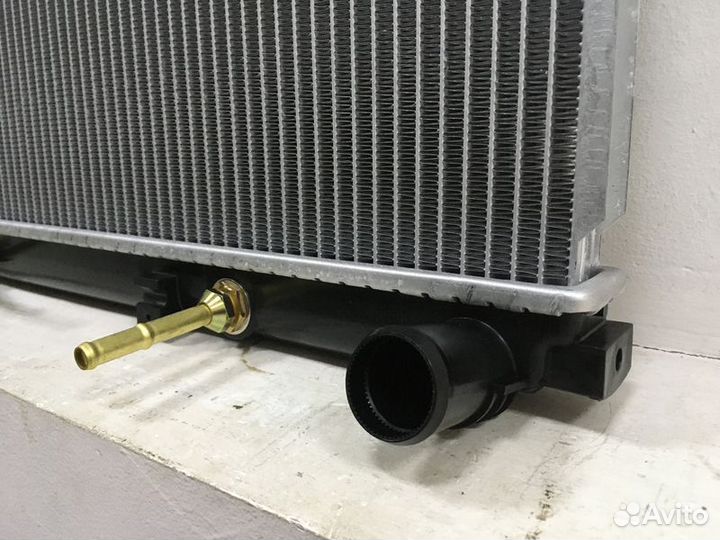 Радиатор охлаждения Киа Соренто 2.5TD 06-10