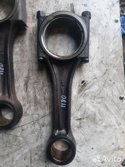 Шатун Hyundai D6AV 2000