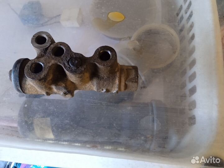 Суппорт и регулятор давления (колдун) тормозов ваз