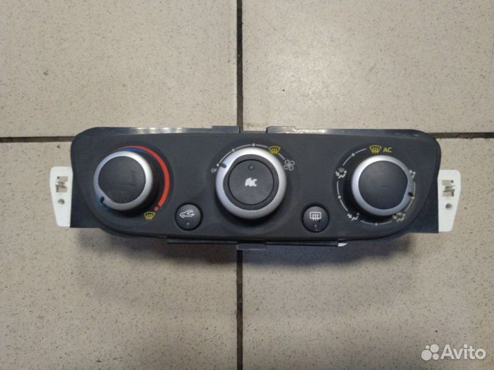 Блок управления печкой Renault Megane 3 H4M729