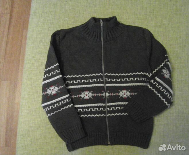 Костюм вязаный новый