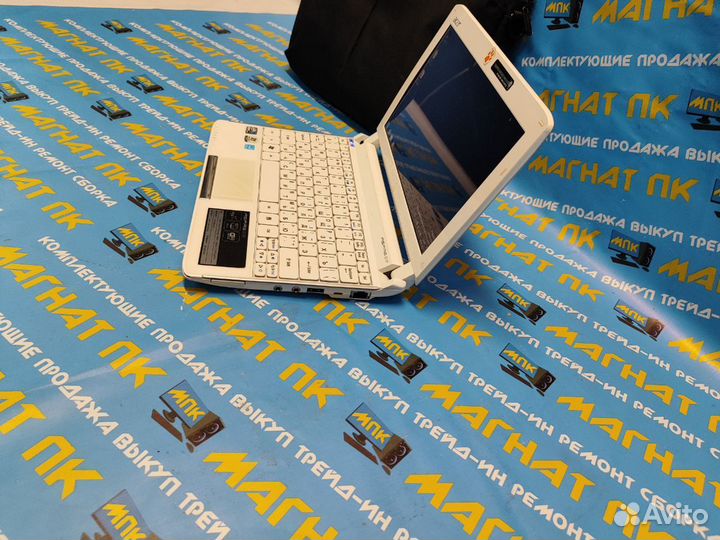 Нетбук Acer Aspire One на Intel Atom с сумкой