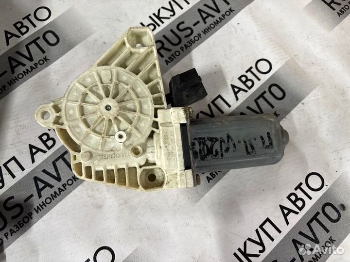 Моторчик стеклоподъемника передний правый Mercedes