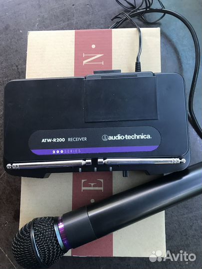 Продаю радиомикрофон Audio-Technica ATW-R200 VHF