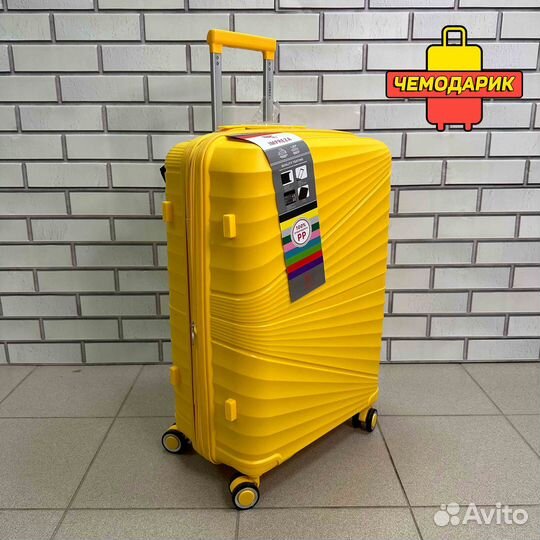 Чемодан на колёсах жёлтый (№1) все размеры