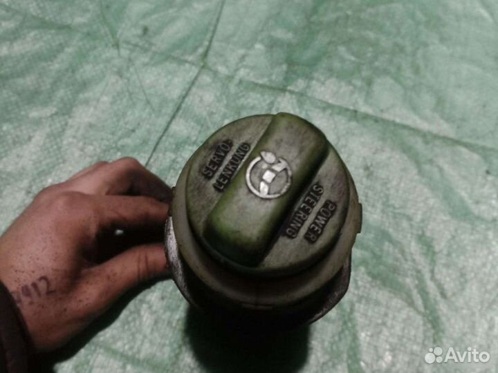 Бачок гидроусилителя Volkswagen Passat B4