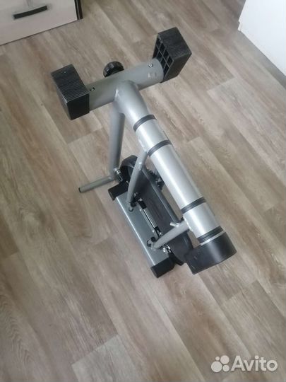 Тренажер для ног и ягодиц