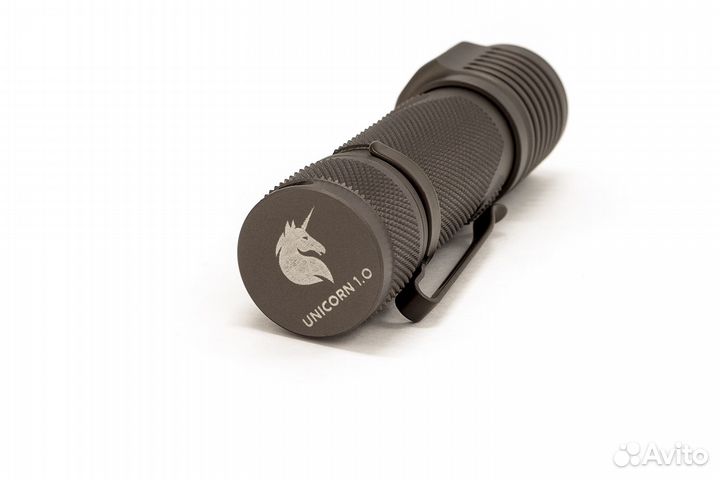 Фонарь яркий луч YLP 