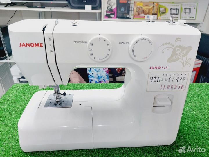 Швейная машина Janome Juno 513