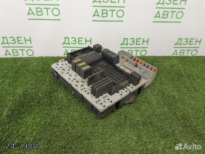 Блок предохранителей салонный Volvo S60, V70, S80