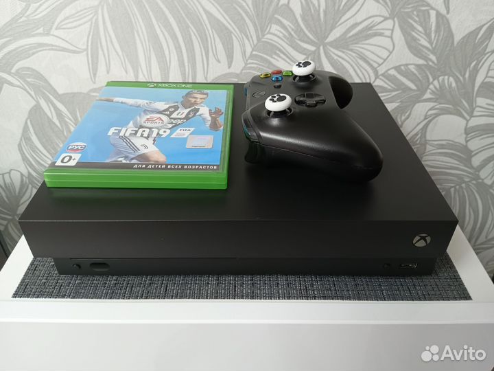 Игровая приставка xbox one x