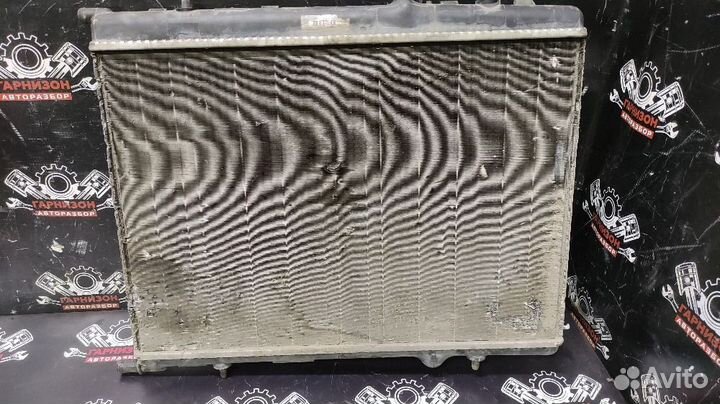 Радиатор охлаждения Ситроен Citroen C4 I 1.6л NFU