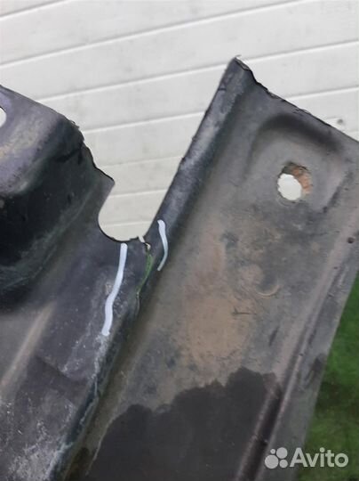 Защита днища левая Mercedes Benz C-Class W204 2008