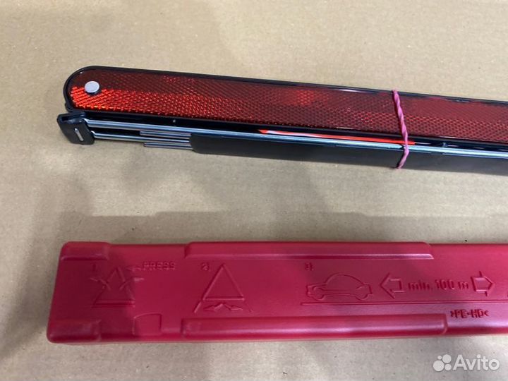 Знак аварийной остановки Mercedes-Benz C-Class