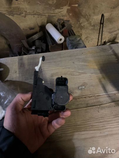 Актуатор замка двери Chevrolet Lacetti