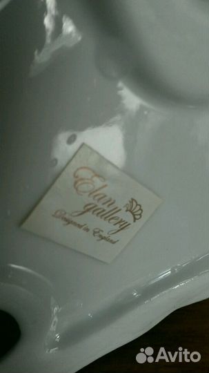 Статуэтка фарфор. Девочка с собачкой