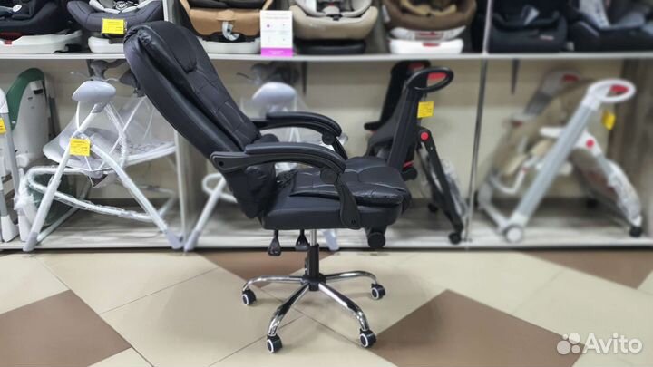 Кресло офисное черное