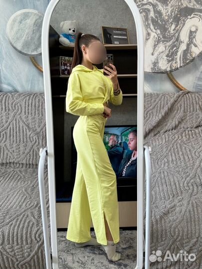 Летний женский костюм