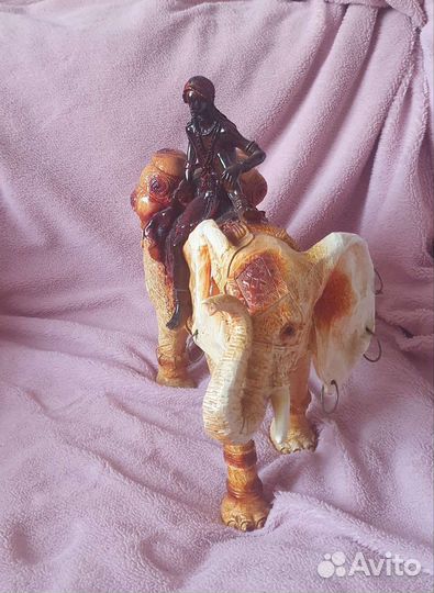 Статуэтка слон из Египта