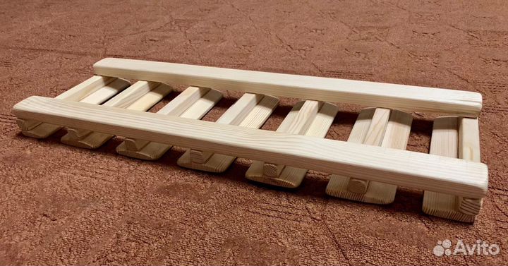 Полка под бокалы