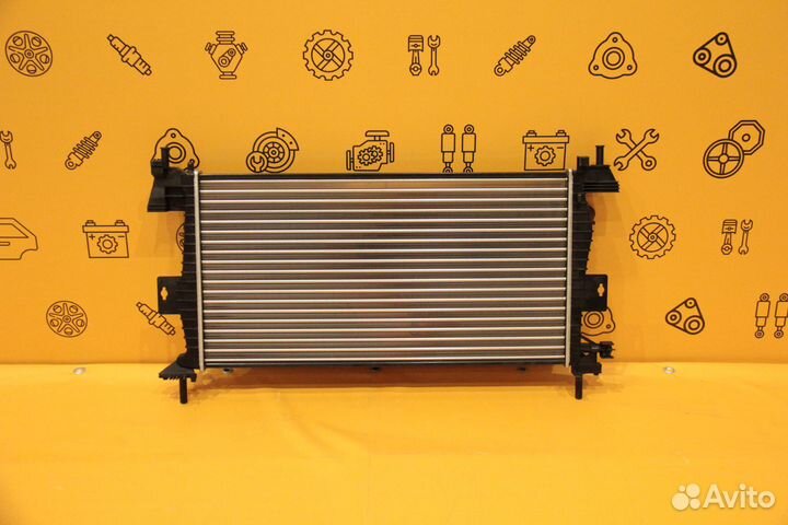 Радиатор охлаждения двс Ford Focus 3 2011 - 2015