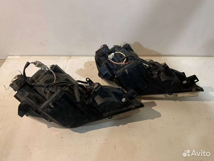 Фара левая Toyota Ipsum ACM21